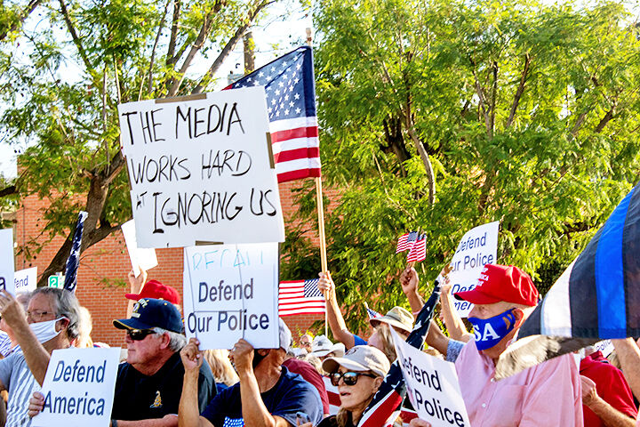 Redlands police supporters